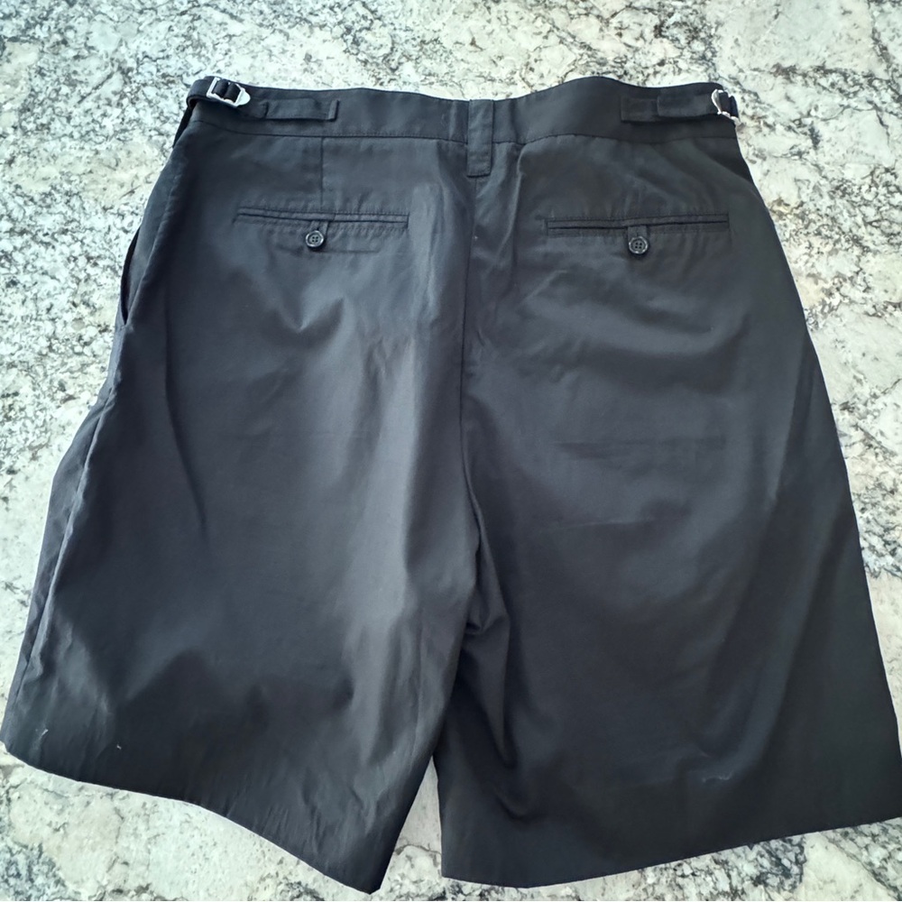 Stella McCartney Black Flat-Front Men’s Shorts with D-Ring - Picture 7 of 8